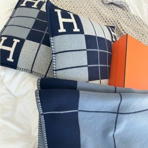🧡 HERMÈS AVALON III Pillows + Blanket - FULL SET 💙
